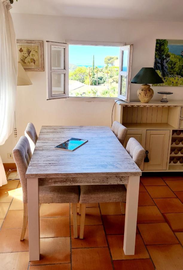 Apartament Hameau Des Amandiers - Vue Mer, Golf Et Vignes Saint-Cyr-sur-Mer Zewnętrze zdjęcie