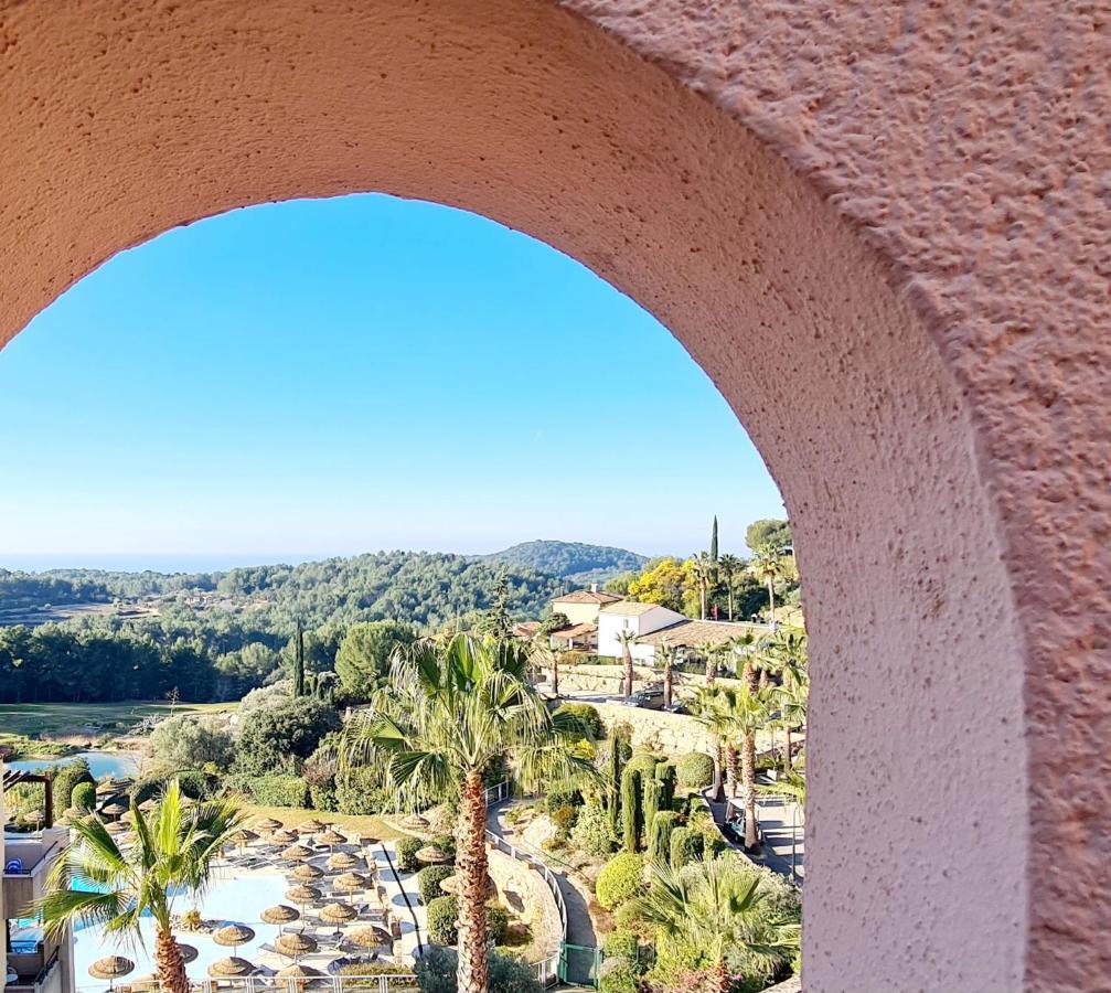 Apartament Hameau Des Amandiers - Vue Mer, Golf Et Vignes Saint-Cyr-sur-Mer Zewnętrze zdjęcie