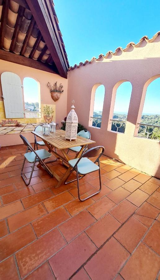 Apartament Hameau Des Amandiers - Vue Mer, Golf Et Vignes Saint-Cyr-sur-Mer Zewnętrze zdjęcie