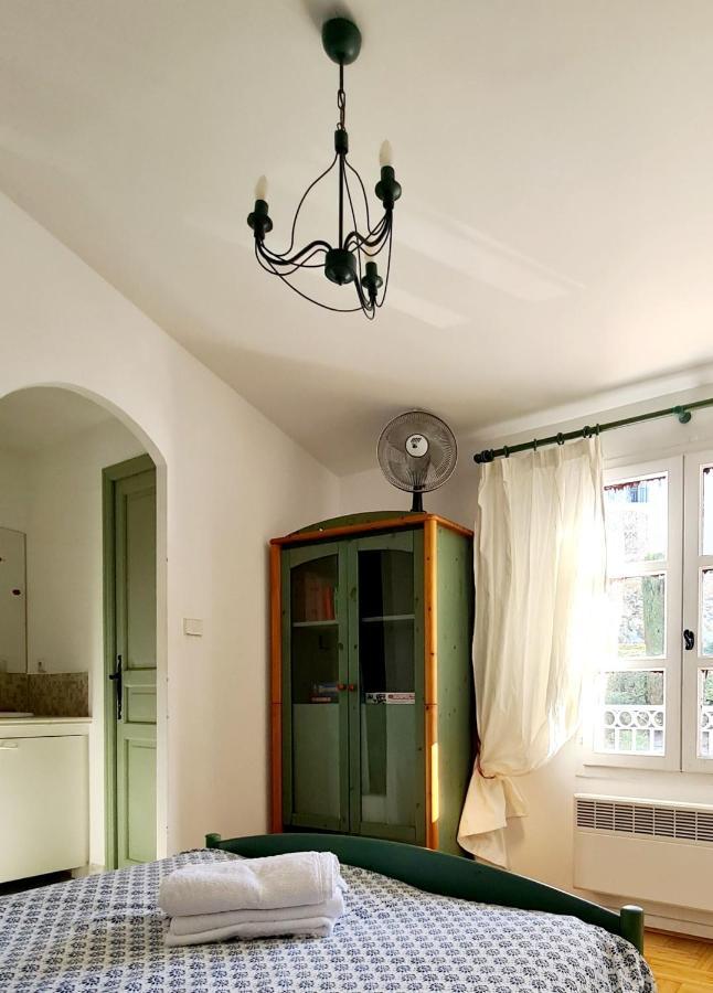 Apartament Hameau Des Amandiers - Vue Mer, Golf Et Vignes Saint-Cyr-sur-Mer Zewnętrze zdjęcie