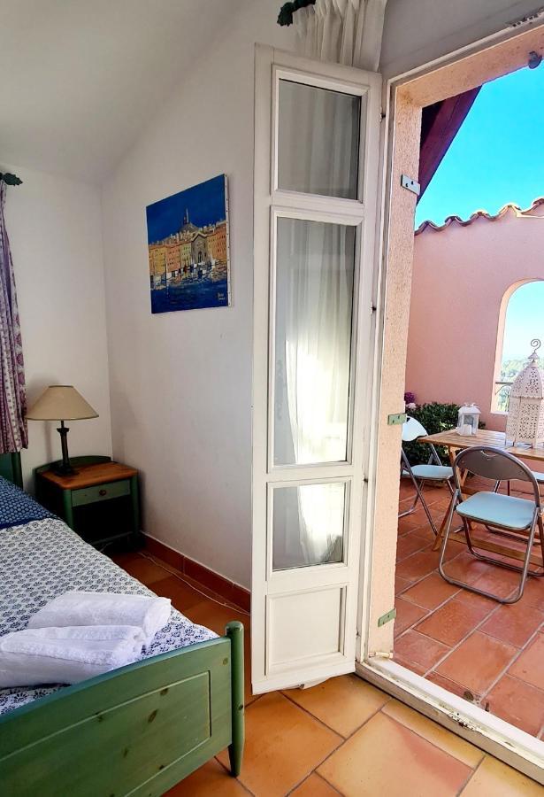 Apartament Hameau Des Amandiers - Vue Mer, Golf Et Vignes Saint-Cyr-sur-Mer Zewnętrze zdjęcie